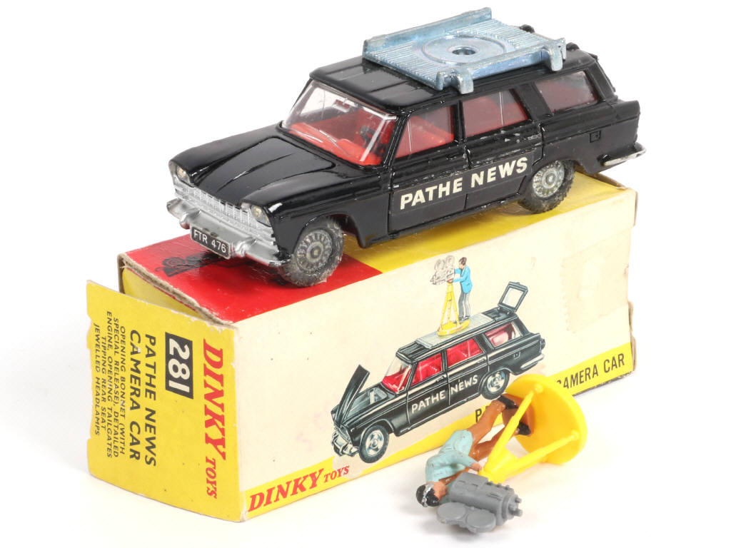 Lot 227 - DINKY TOYS (GB) (1)