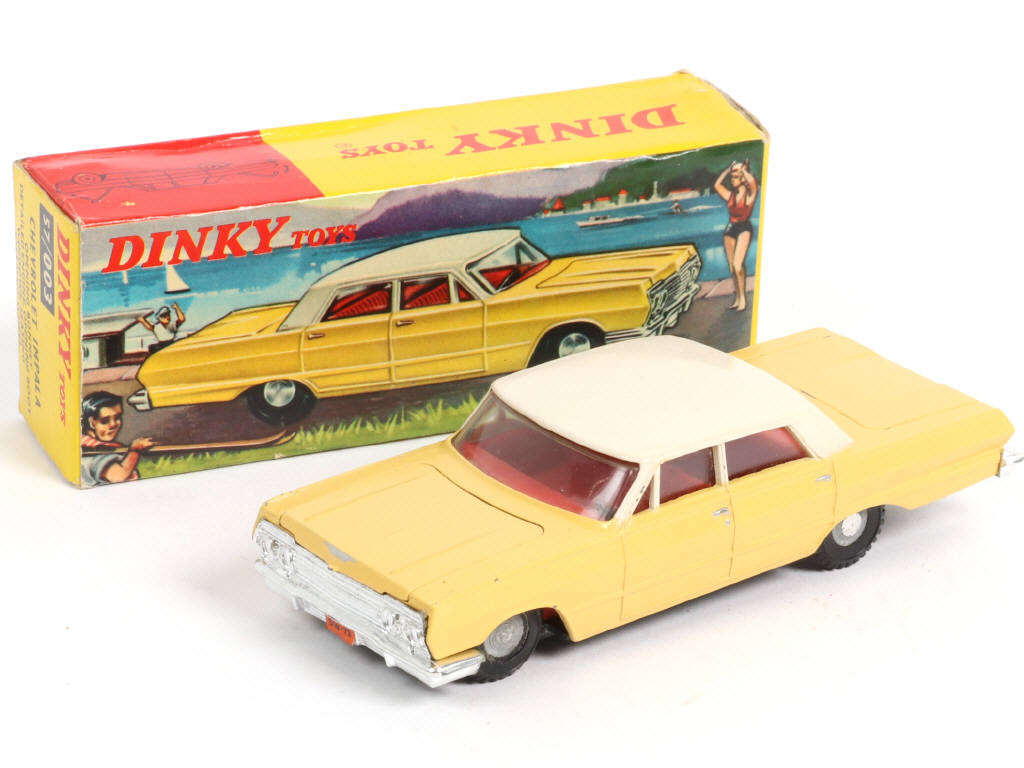 Lot 235 - DINKY TOYS (GB) (1)