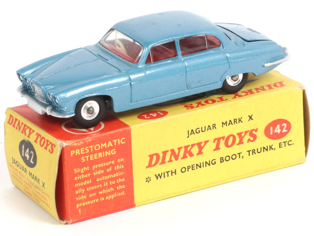 Lot 204 - DINKY TOYS (GB) (1)
