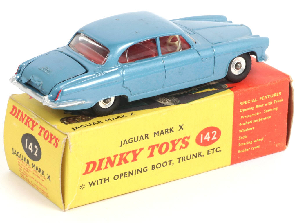 Lot 204 - DINKY TOYS (GB) (1)