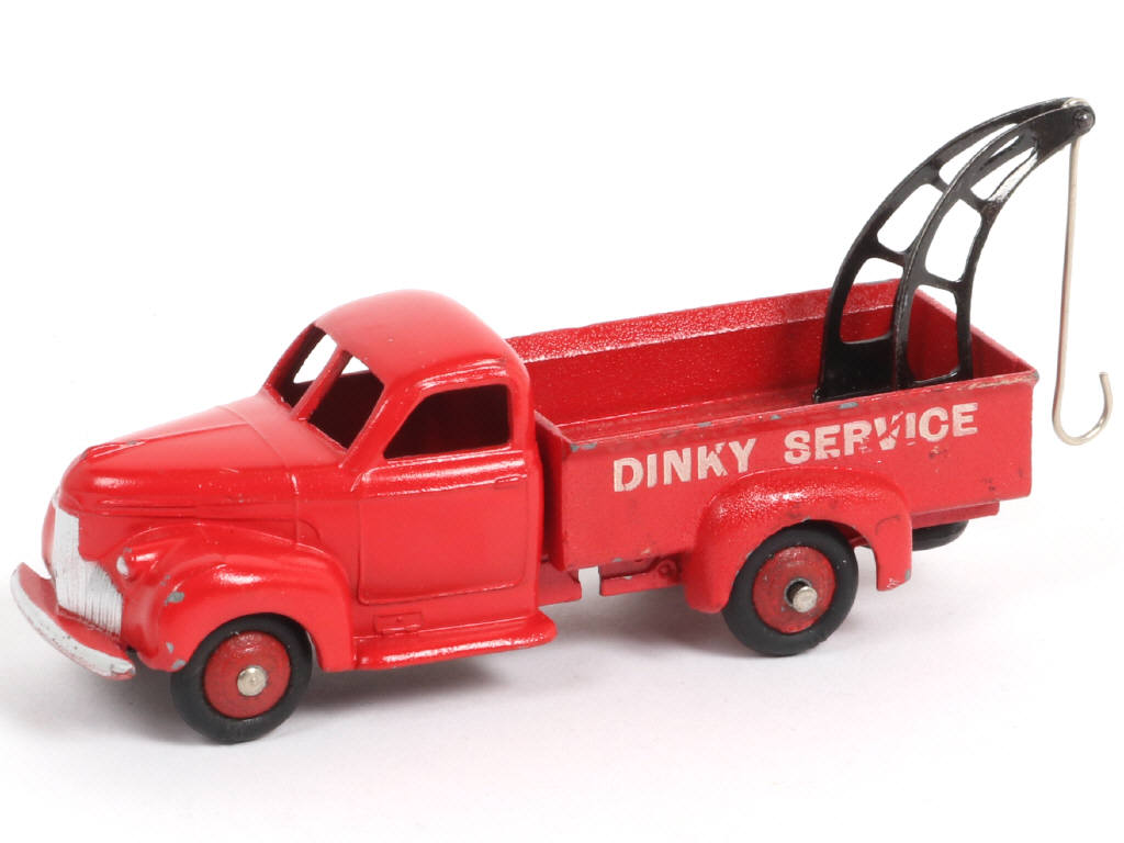 Lot 324 - DINKY TOYS (FRANCE) (1)