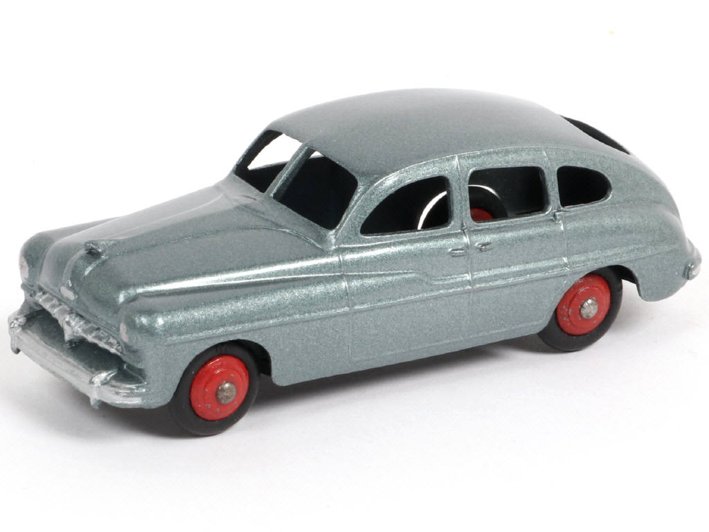 Lot 253 - DINKY TOYS (FRANCE) (1)