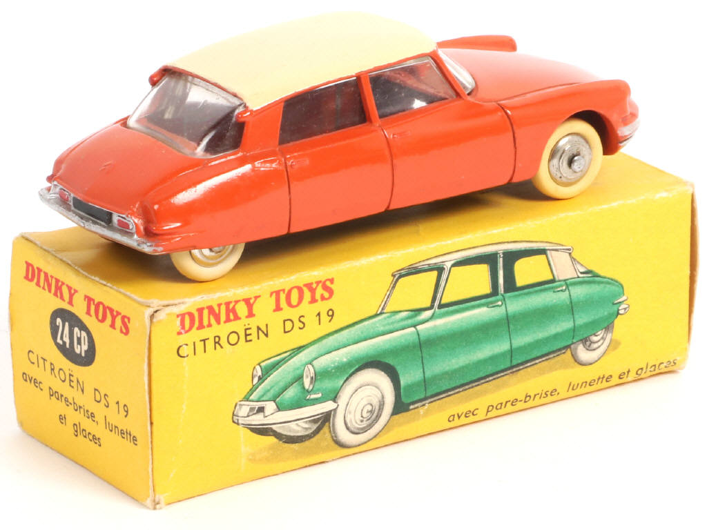 Lot 289 - DINKY TOYS (FRANCE) (1)