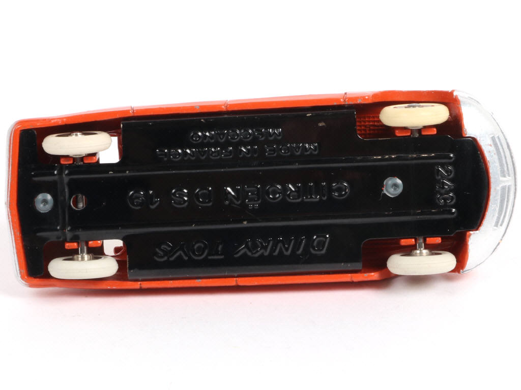 Lot 264 - DINKY TOYS (FRANCE) (1)