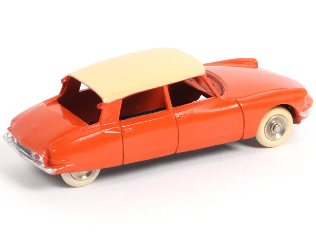 Lot 264 - DINKY TOYS (FRANCE) (1)