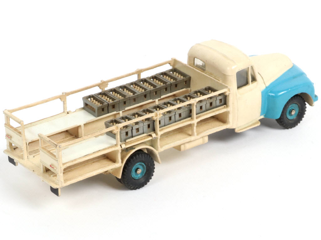 Lot 362 - DINKY TOYS (FRANCE) (1)