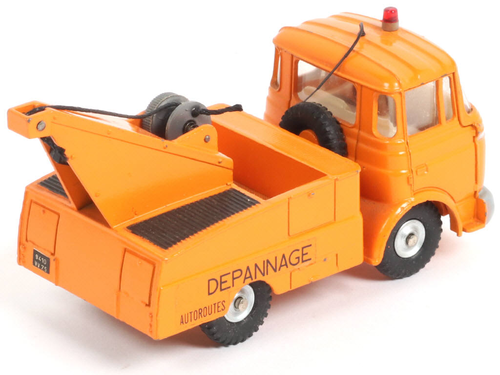 Lot 371 - DINKY TOYS (FRANCE) (1)