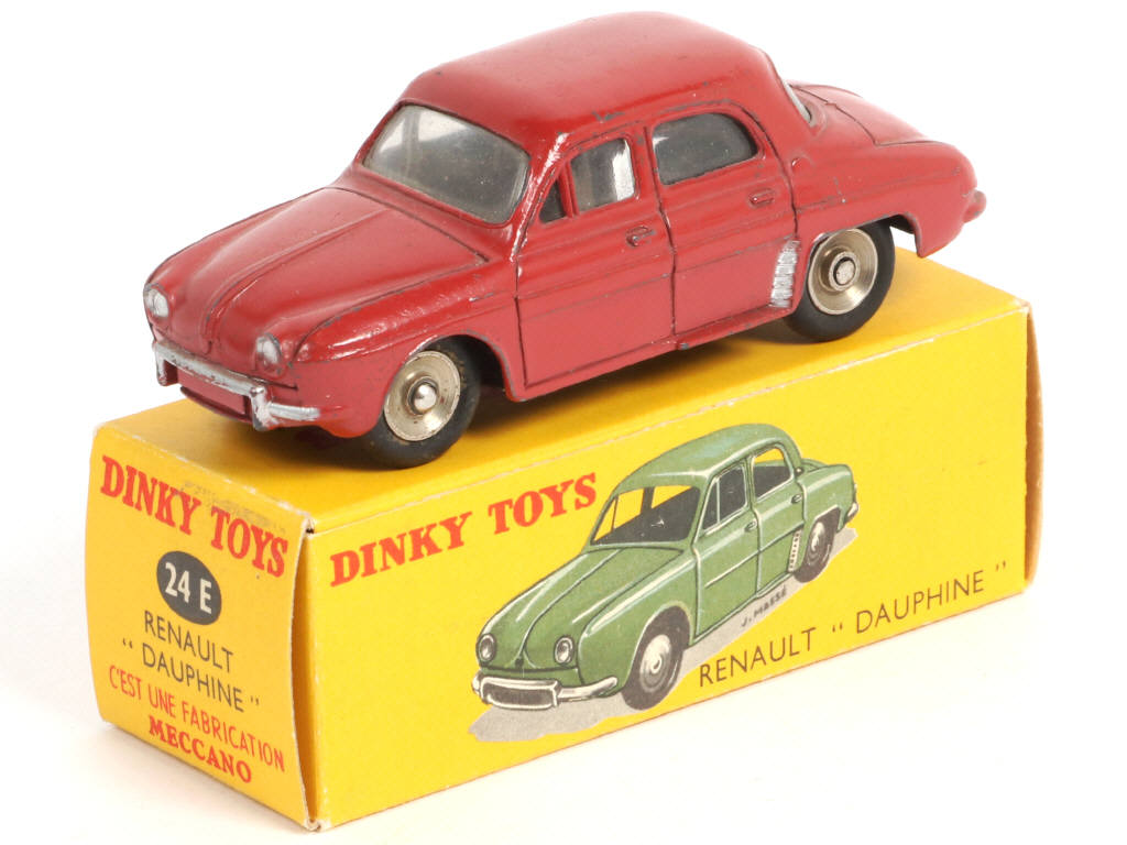 Lot 303 - DINKY TOYS (FRANCE) (1)