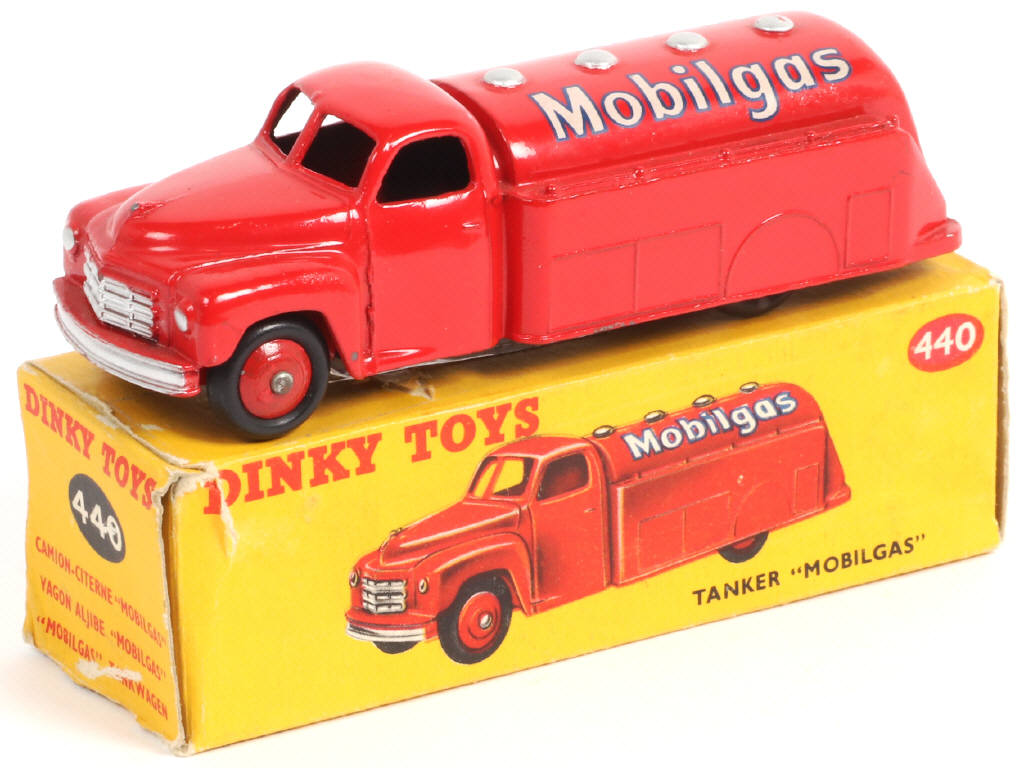 Lot 523 - DINKY TOYS (GB) (1)