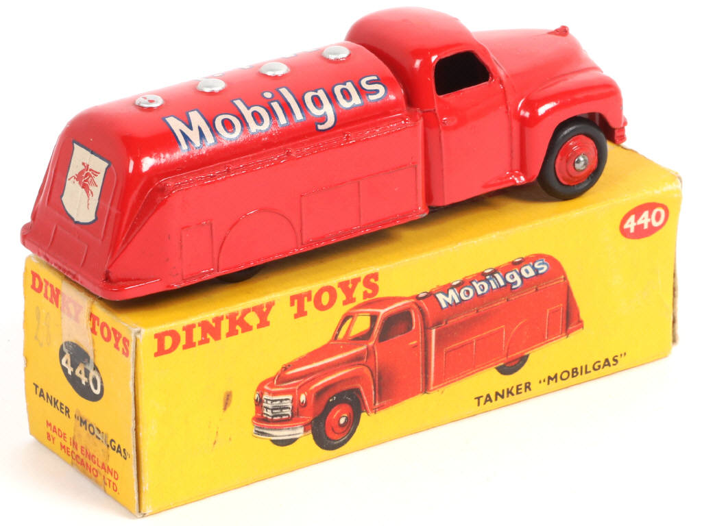 Lot 523 - DINKY TOYS (GB) (1)