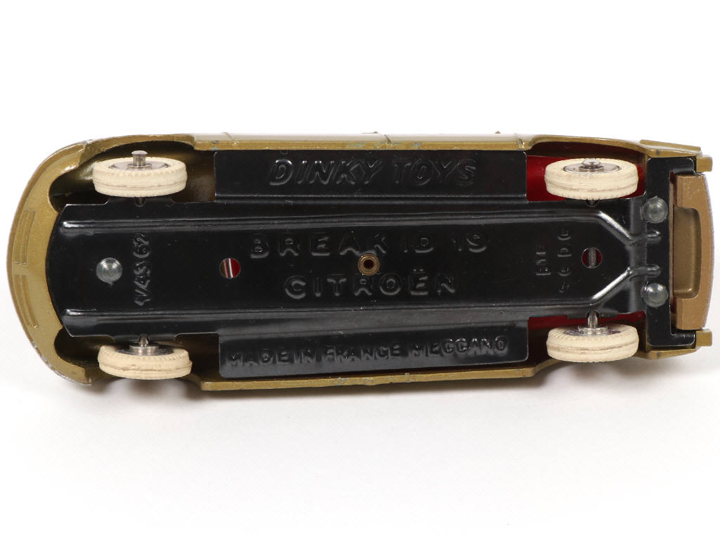 Lot 266 - DINKY TOYS (FRANCE) (1)