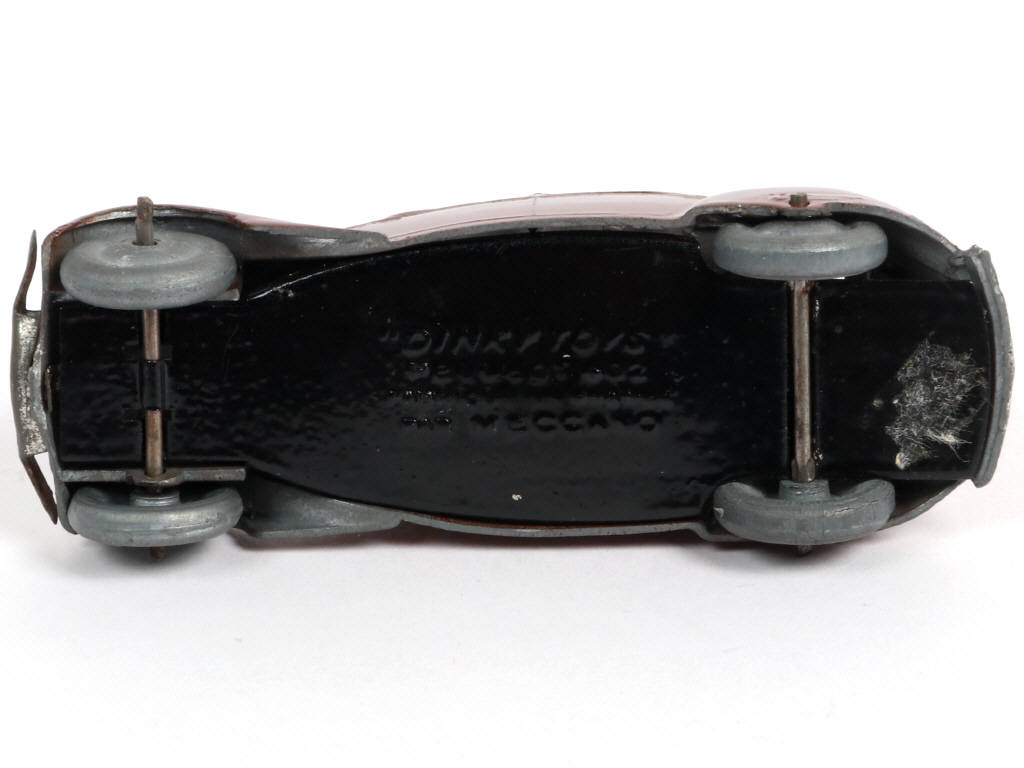 Lot 237 - DINKY TOYS (FRANCE) (1)