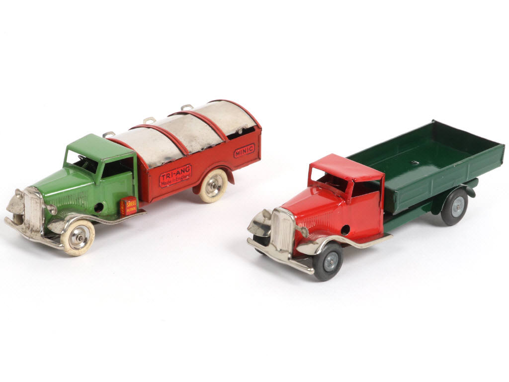 Lot 160 - MINIC (GB) (2)