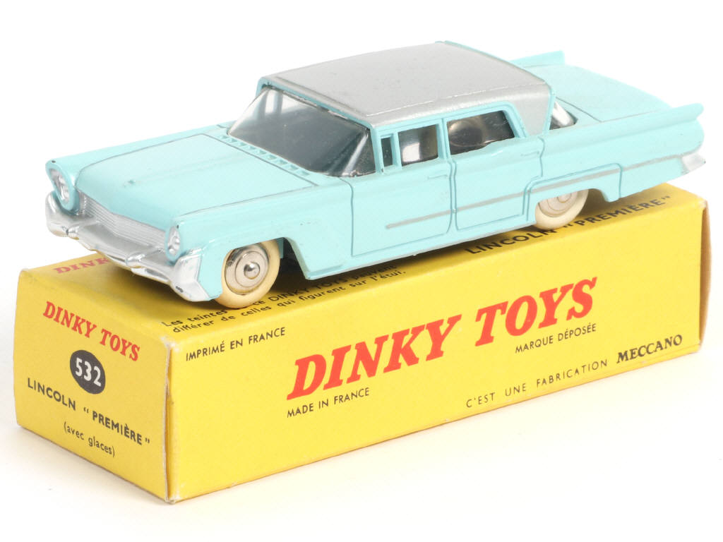 Lot 332 - DINKY TOYS (FRANCE) (1)