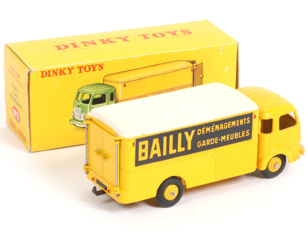 Lot 388 - DINKY TOYS (FRANCE) (1)
