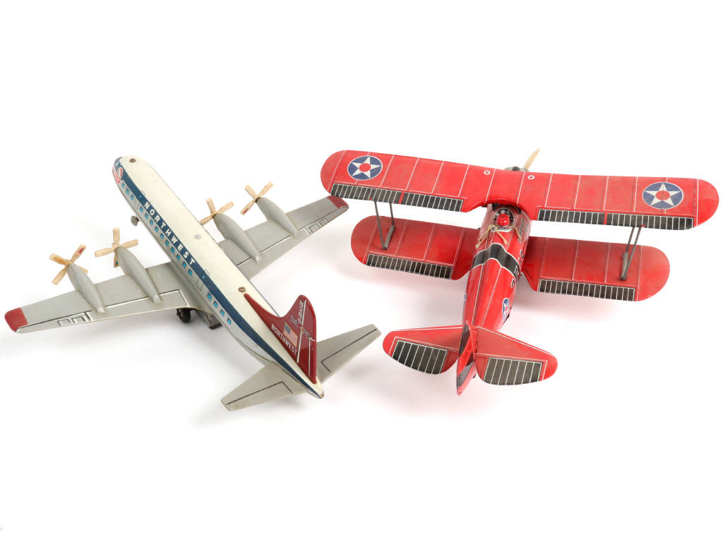 Lot 124 - DIVERS (2)