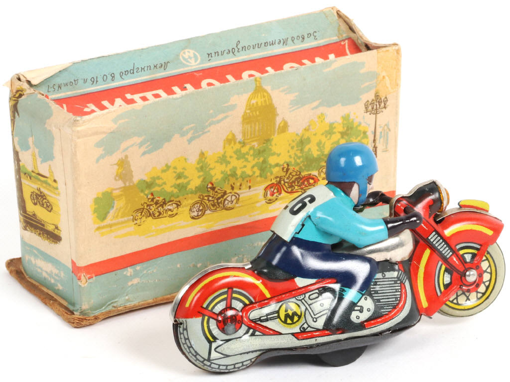 Lot 61 - DIVERS (URSS) (1)