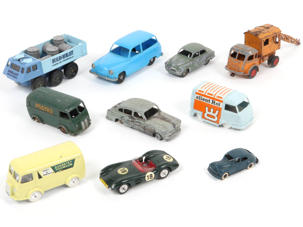 Lot 89 - DIVERS (10)