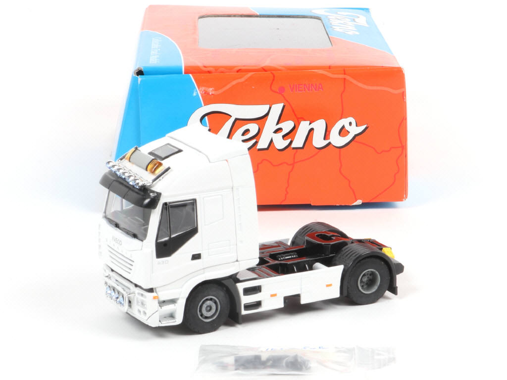 Lot 134 - LION-TOYS (PAYS-BAS) (1)