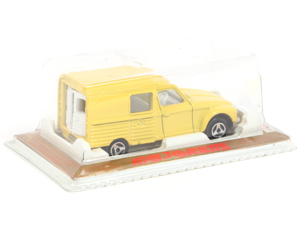 Lot 14 - MAJORETTE (FRANCE) (1)