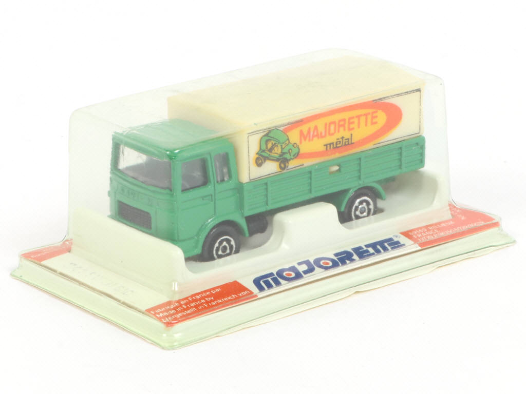 Lot 221 - MAJORETTE (FRANCE) (1)