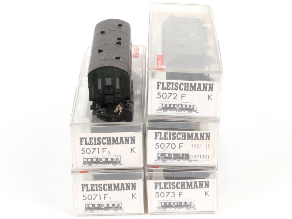 Lot 31 - FLEISCHMANN 'HO' (ALLEMAGNE) (5)