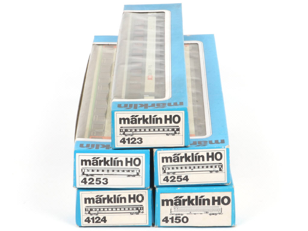 Lot 37 - MÄRKLIN 'HO' (ALLEMAGNE) (5)