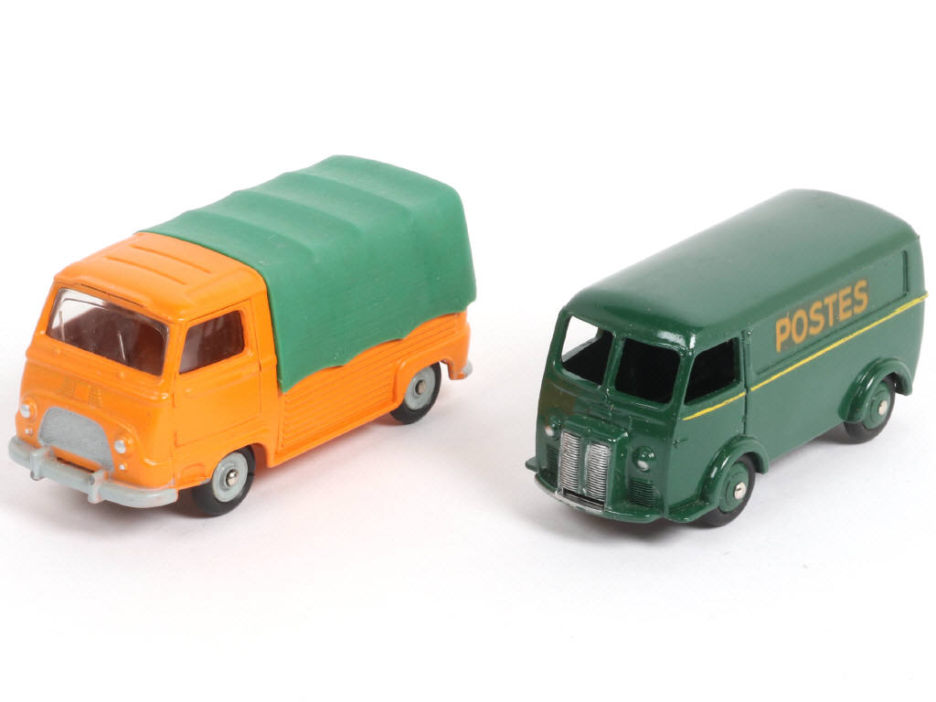 Lot 320 - DINKY TOYS (FRANCE) (2)