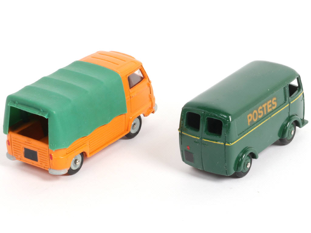 Lot 320 - DINKY TOYS (FRANCE) (2)