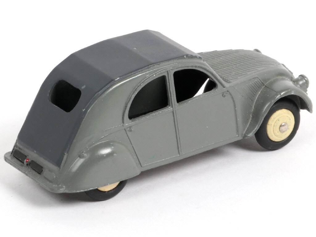 Lot 285 - DINKY TOYS (FRANCE) (1)