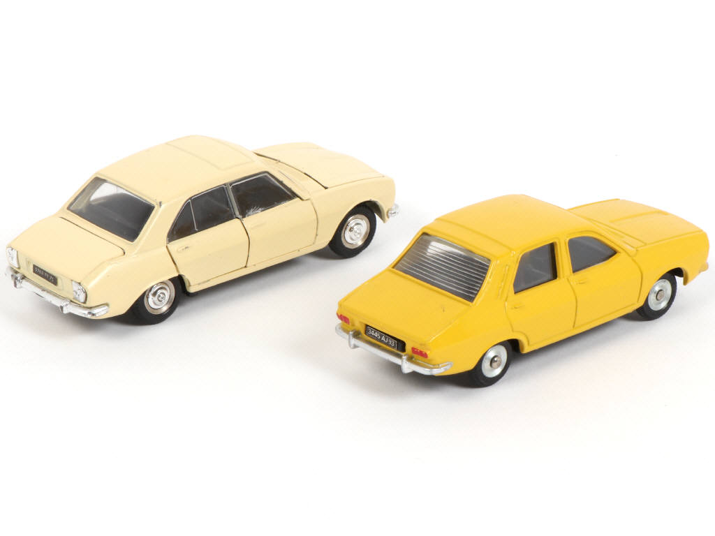 Lot 326 - DINKY TOYS (FRANCE) (2)