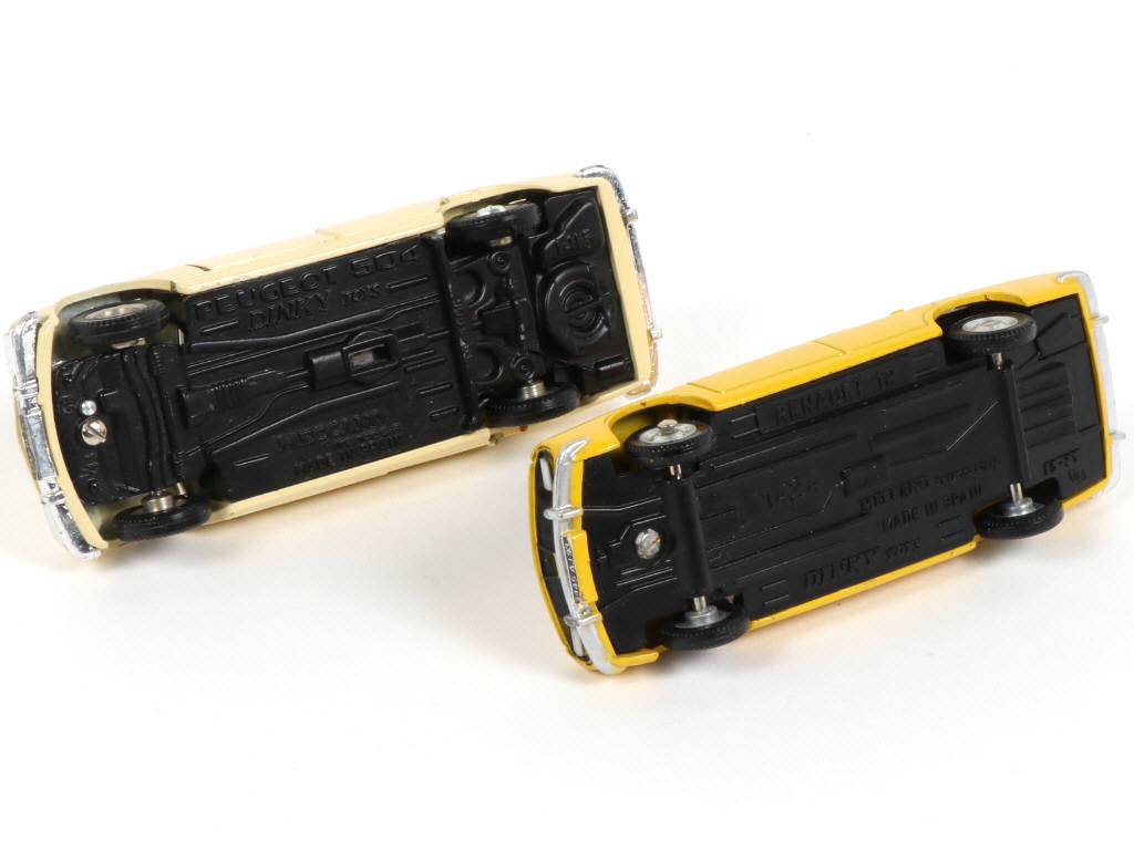 Lot 326 - DINKY TOYS (FRANCE) (2)