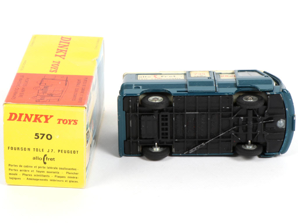 Lot 291 - DINKY TOYS (FRANCE) (1)