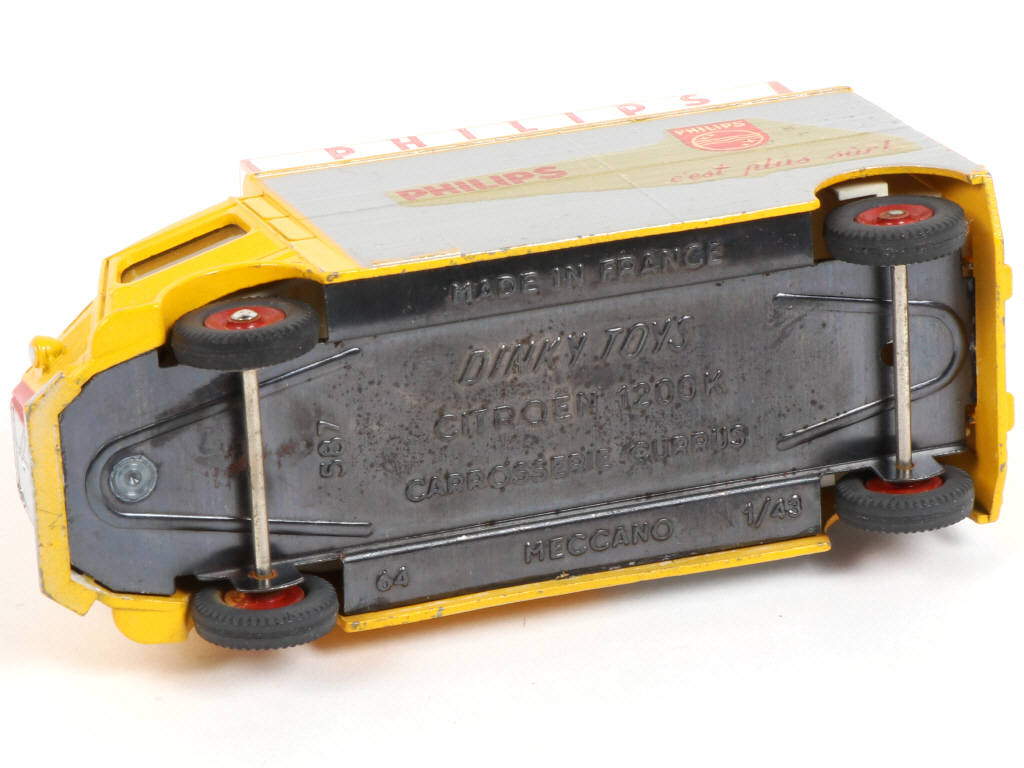 Lot 275 - DINKY TOYS (FRANCE) (1)