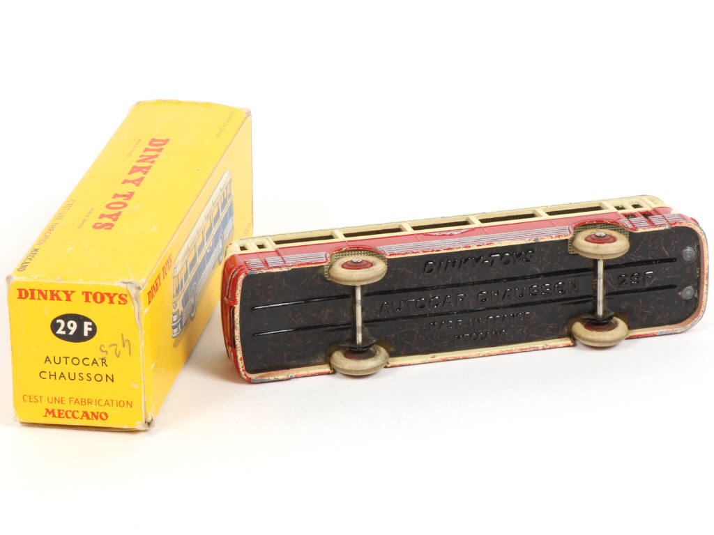 Lot 277 - DINKY TOYS (FRANCE) (1)