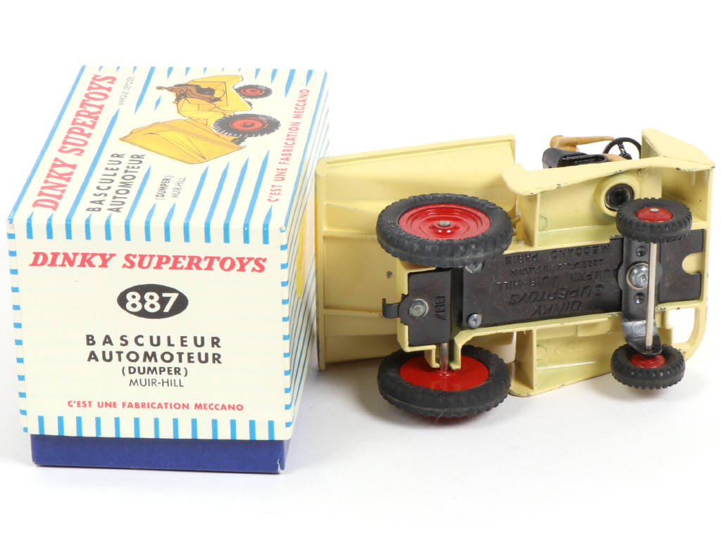 Lot 297 - DINKY TOYS (FRANCE) (1)