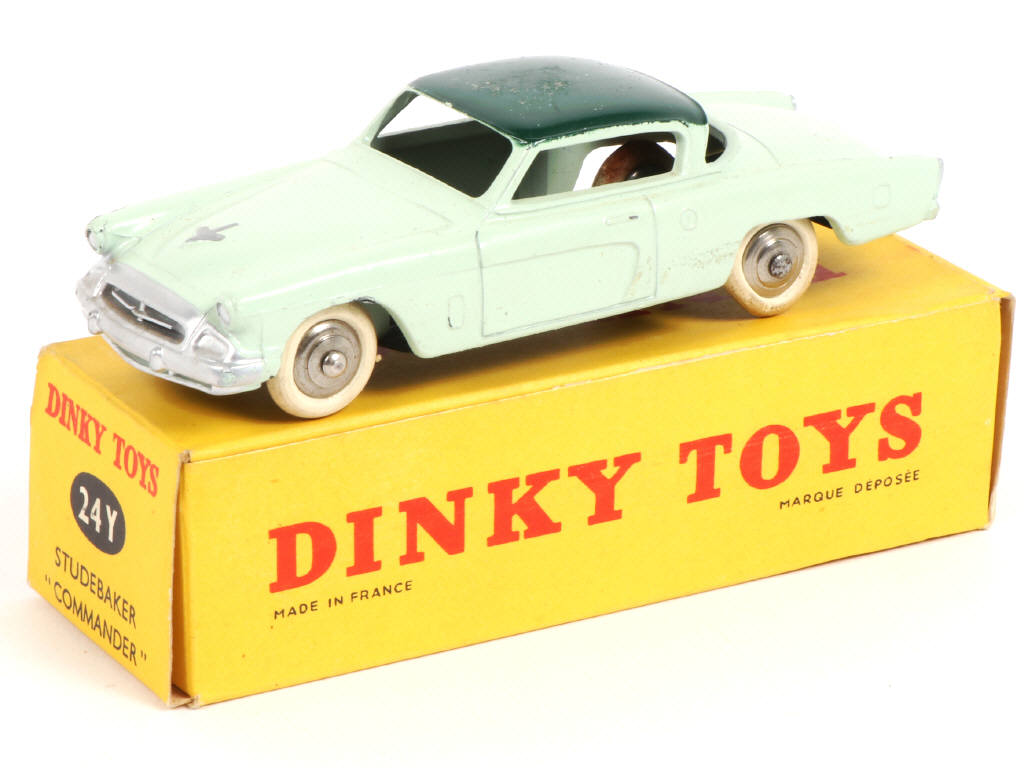 Lot 268 - DINKY TOYS (FRANCE) (1)