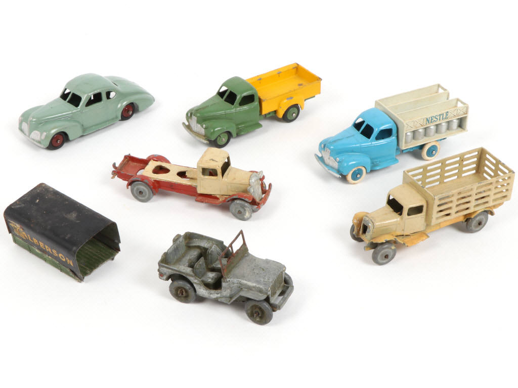 Lot 328 - DINKY TOYS (FRANCE) (6)
