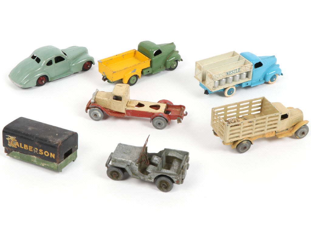 Lot 328 - DINKY TOYS (FRANCE) (6)