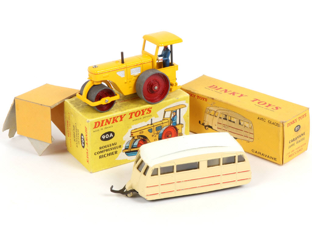 Lot 300 - DINKY TOYS (FRANCE) (2)