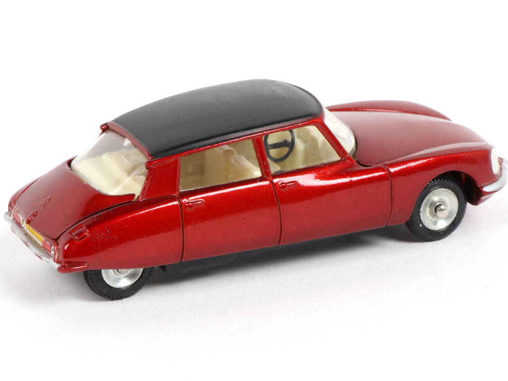 Lot 254 - DINKY TOYS (FRANCE) (1)