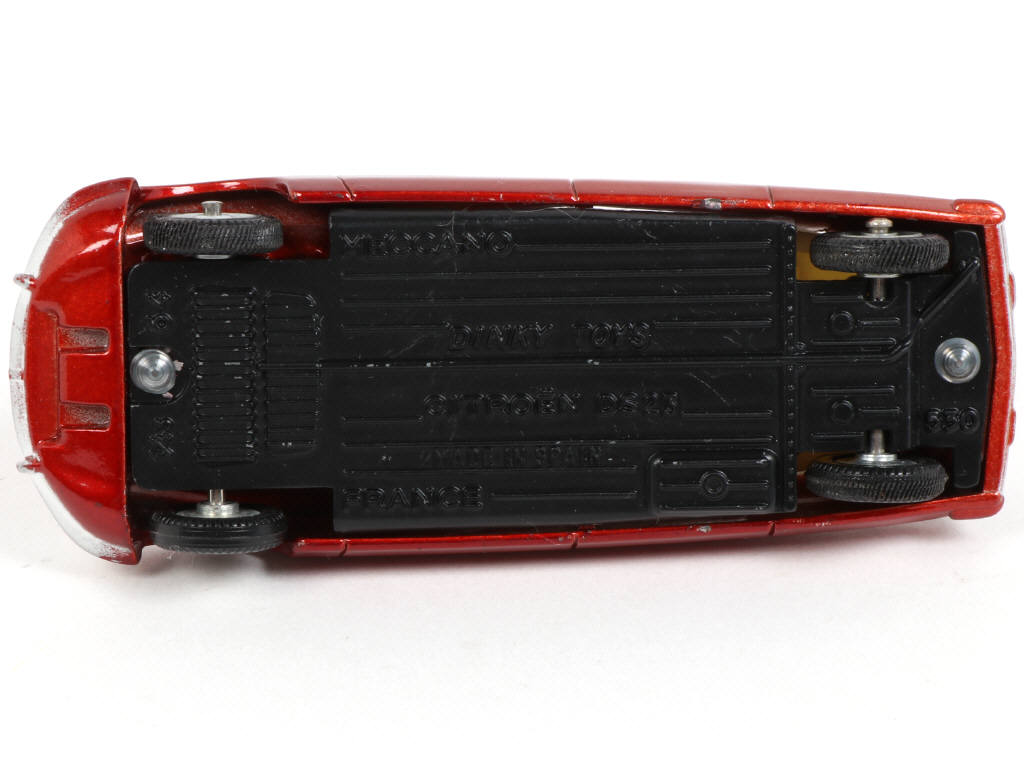 Lot 254 - DINKY TOYS (FRANCE) (1)