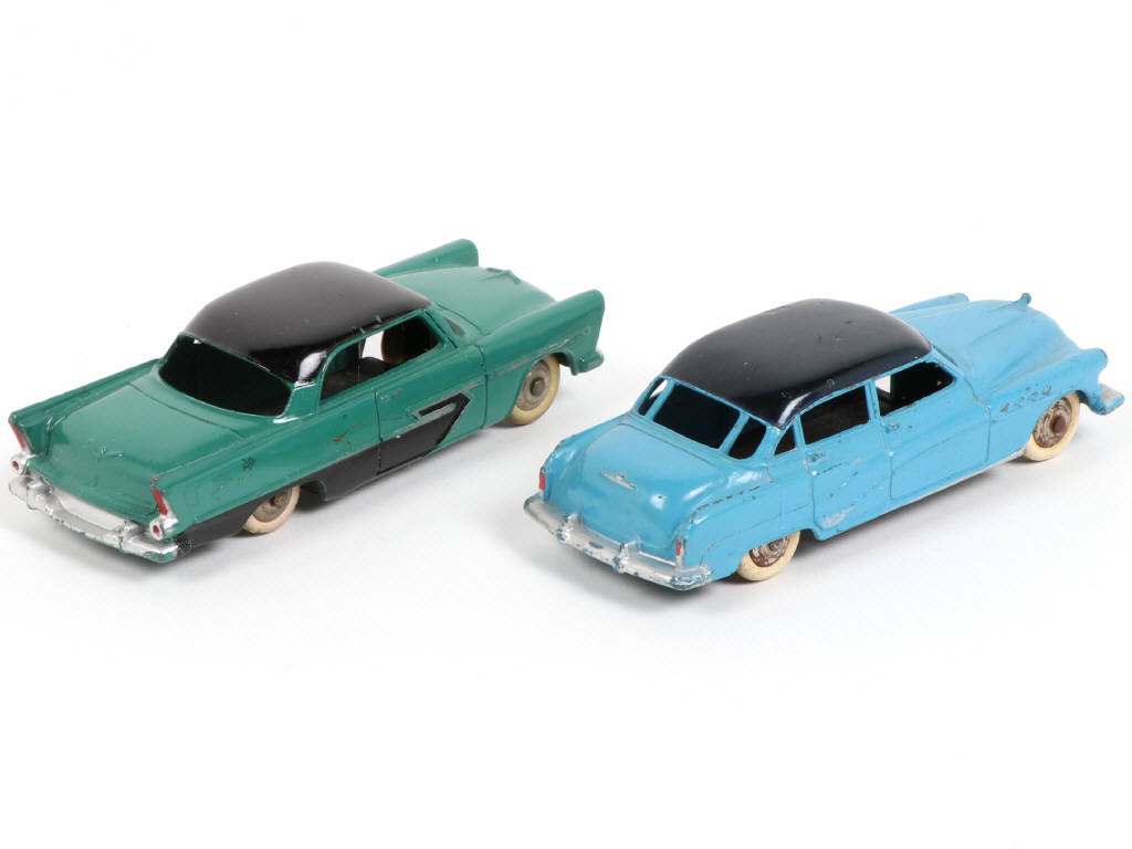 Lot 316 - DINKY TOYS (FRANCE) (2)