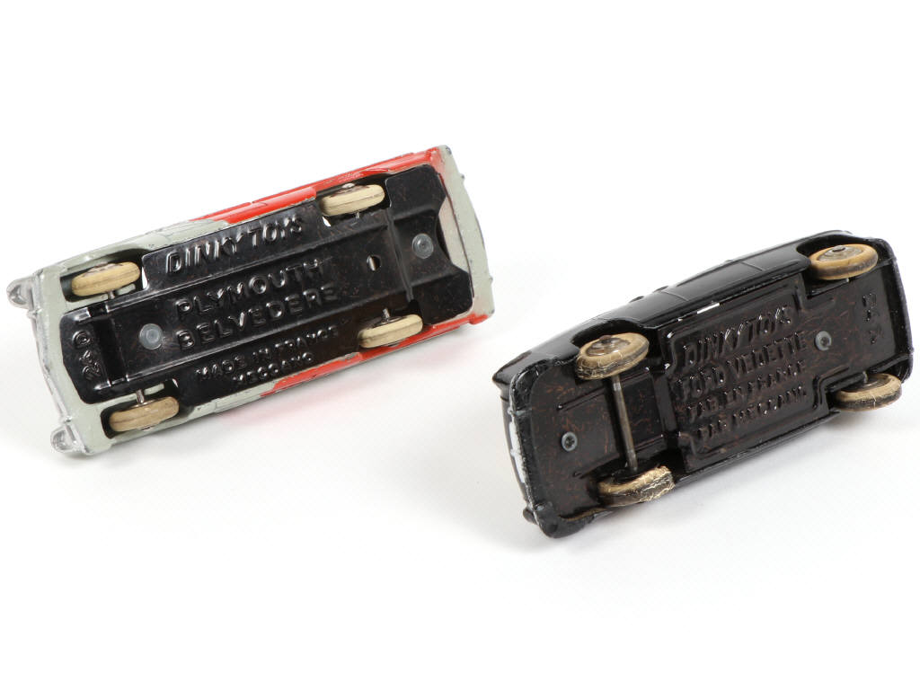 Lot 319 - DINKY TOYS (FRANCE) (2)