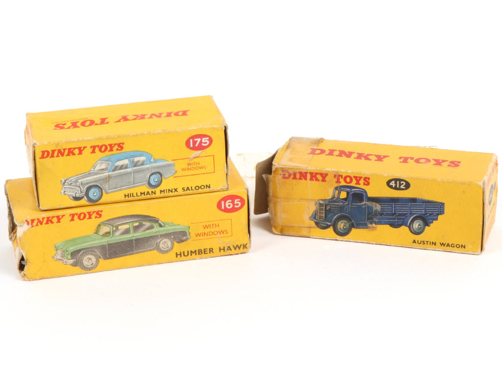 Lot 334 - DINKY TOYS (GB) (3)