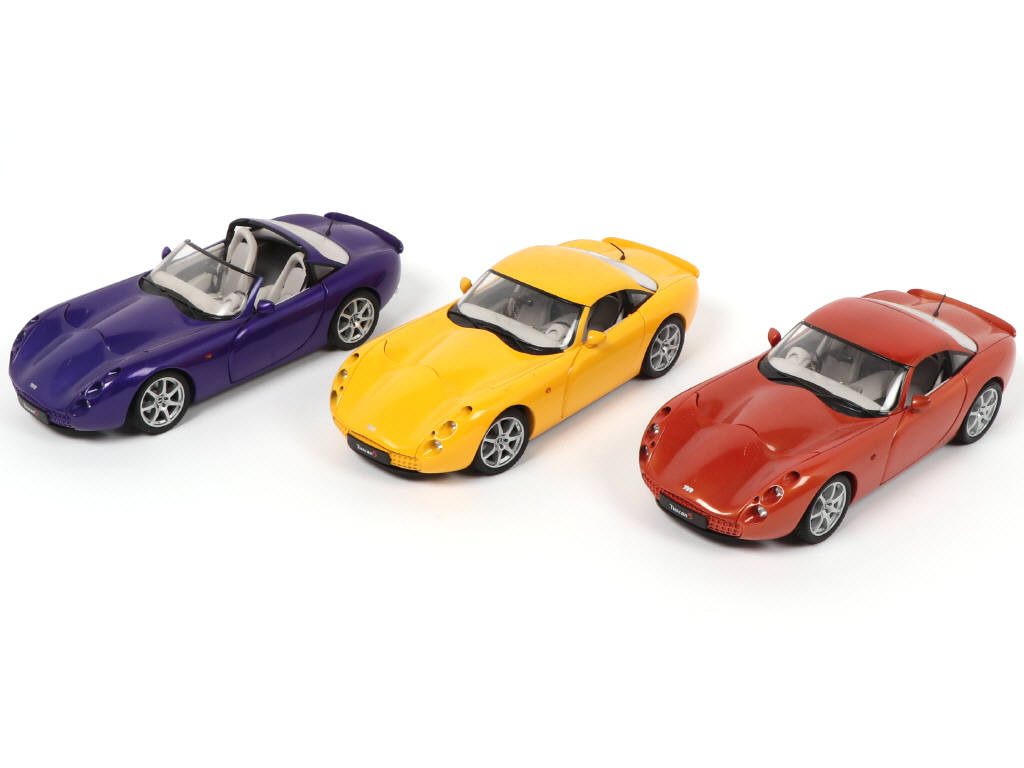 Lot 253 - JADI(CHINE) (3)