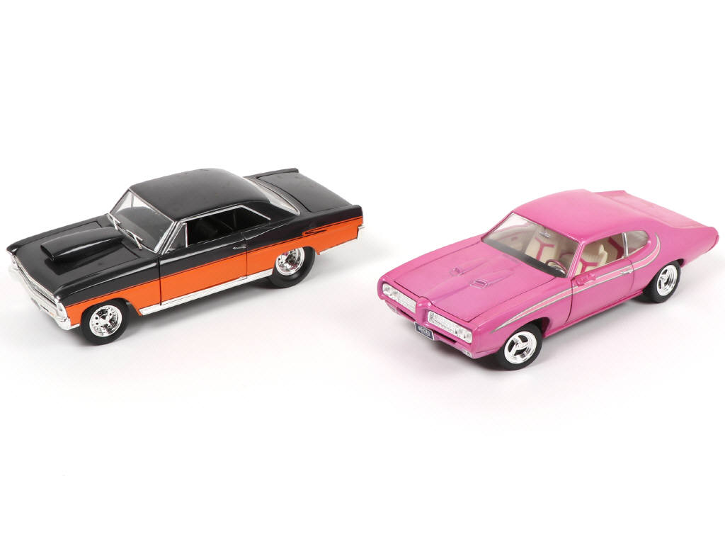 Lot 207 - ERTL (USA) (2)