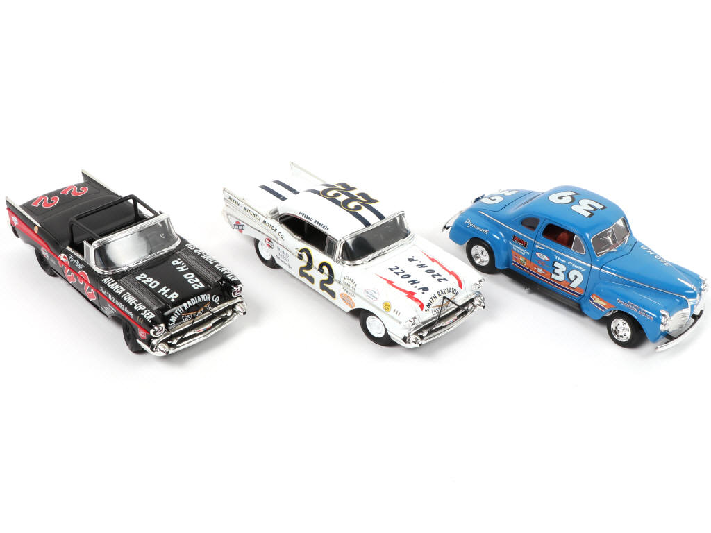 Lot 178 - DIVERS (3)