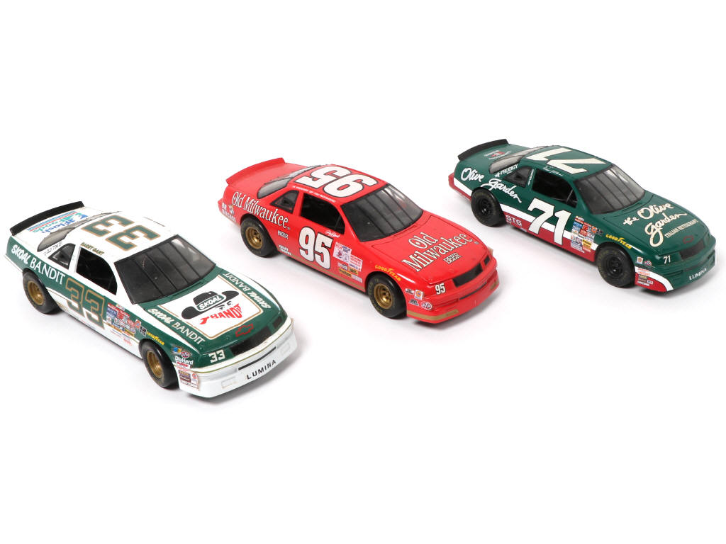 Lot 250 - ERTL (USA) (3)