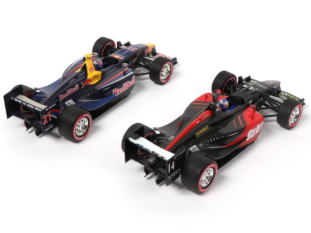 Lot 19 - GREENLIGHT COLLECTIBLES (2)